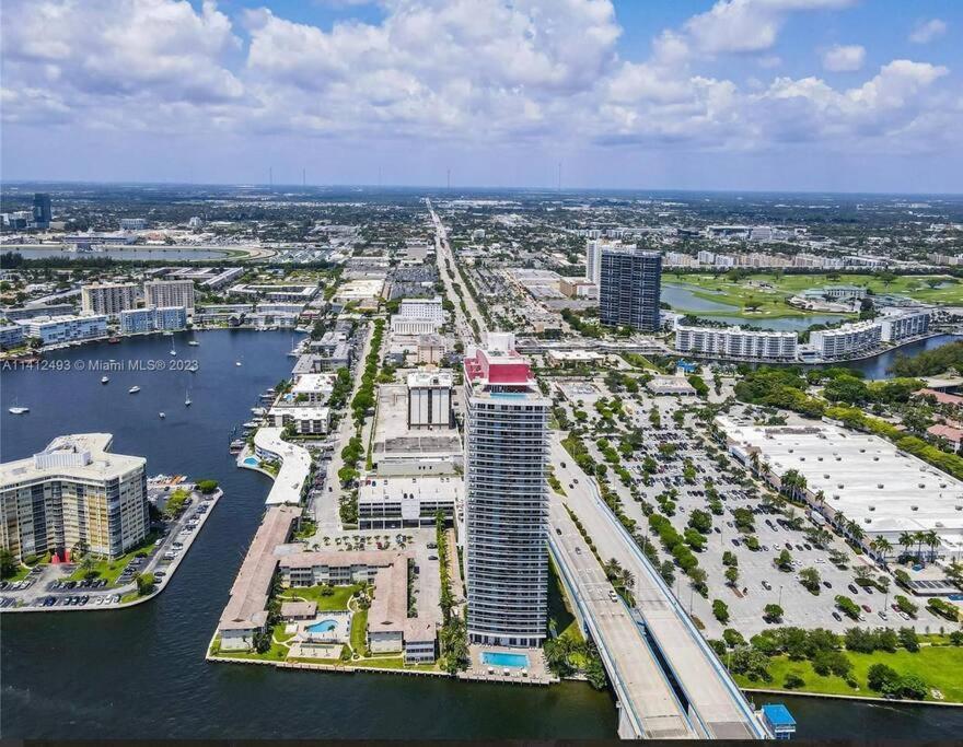 Ocean Views - Pool & Gym - Pet Friendly - Close To Beach Hallandale Beach Kültér fotó