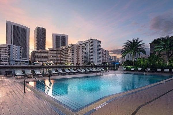 Ocean Views - Pool & Gym - Pet Friendly - Close To Beach Hallandale Beach Kültér fotó