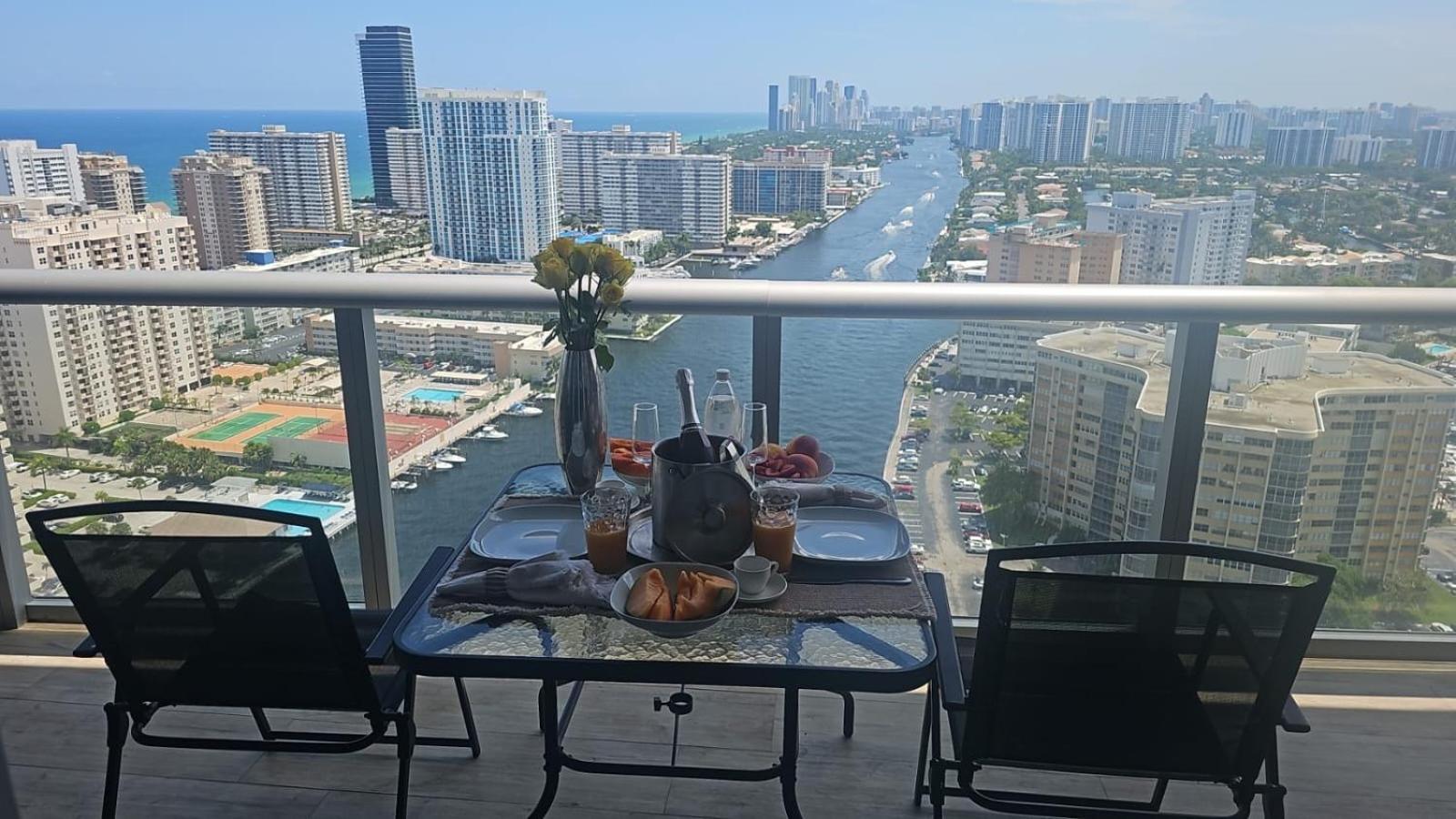 Ocean Views - Pool & Gym - Pet Friendly - Close To Beach Hallandale Beach Kültér fotó
