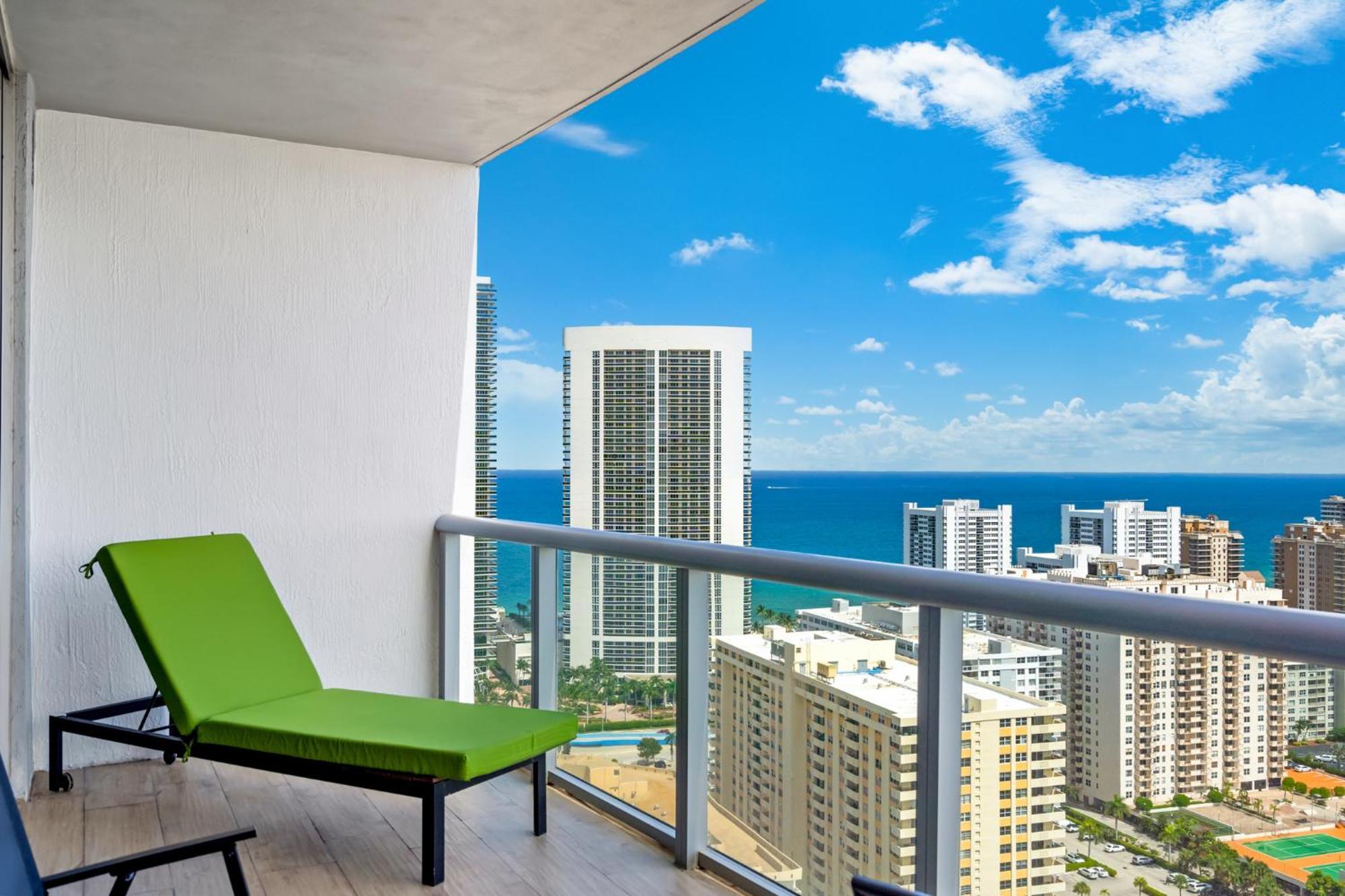 Ocean Views - Pool & Gym - Pet Friendly - Close To Beach Hallandale Beach Kültér fotó